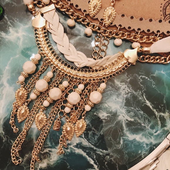 Jewelry - 👑 GOLD MULTI LAYERED BOHO CHOKER CREAM NECKLACE